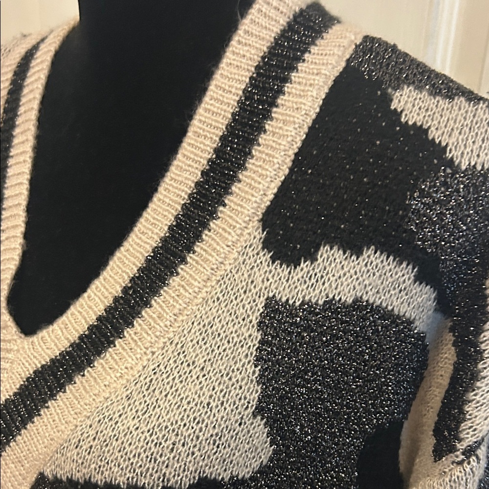 NWT Nine West V-Neck Sweater in Black and Cream  C - Picture 3 of 6